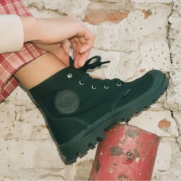 NIB Palladium Pampa Hi in Black size 11 Women's - Picture 5 of 11